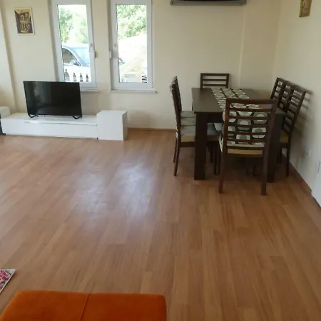 Villa 4+1 Mustakil Havuzlu