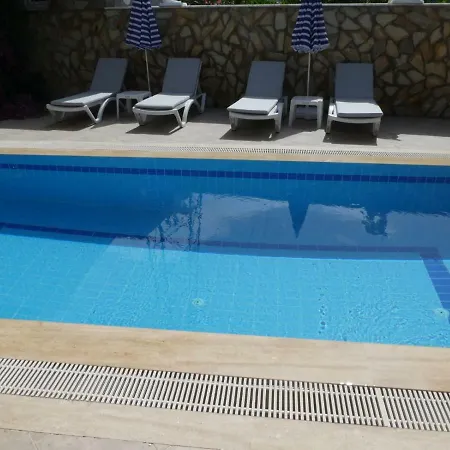 4+1 Mustakil Havuzlu Villa *