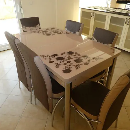 Villa 4+1 Mustakil Havuzlu
