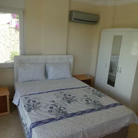 Villa 4+1 Mustakil Havuzlu